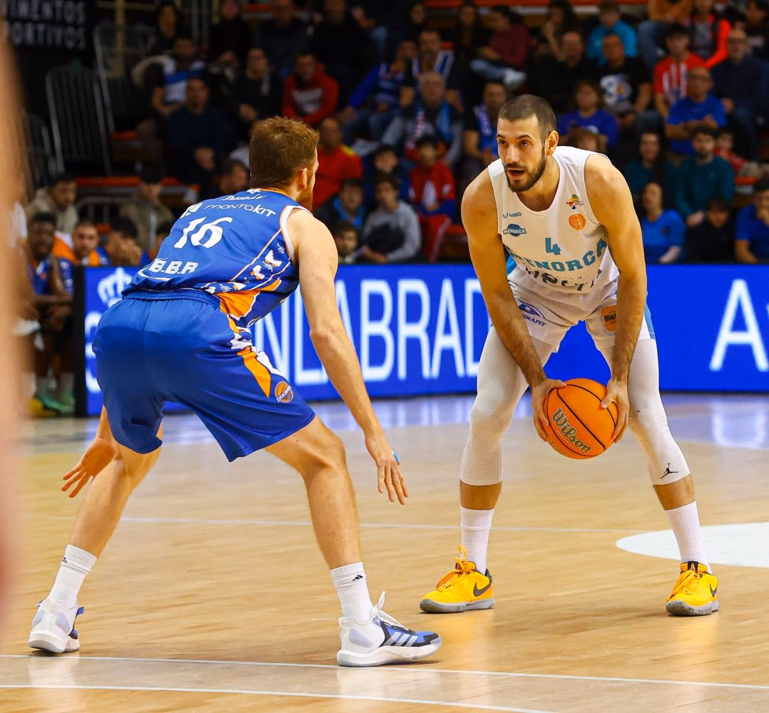 El Hestia Menorca, pese a la derrota, planta cara al Fuenlabrada