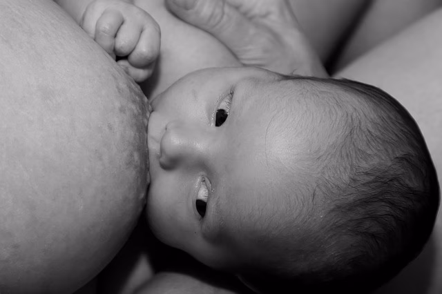 Urgen donaciones de leche materna para los bebés prematuros hospitalizados