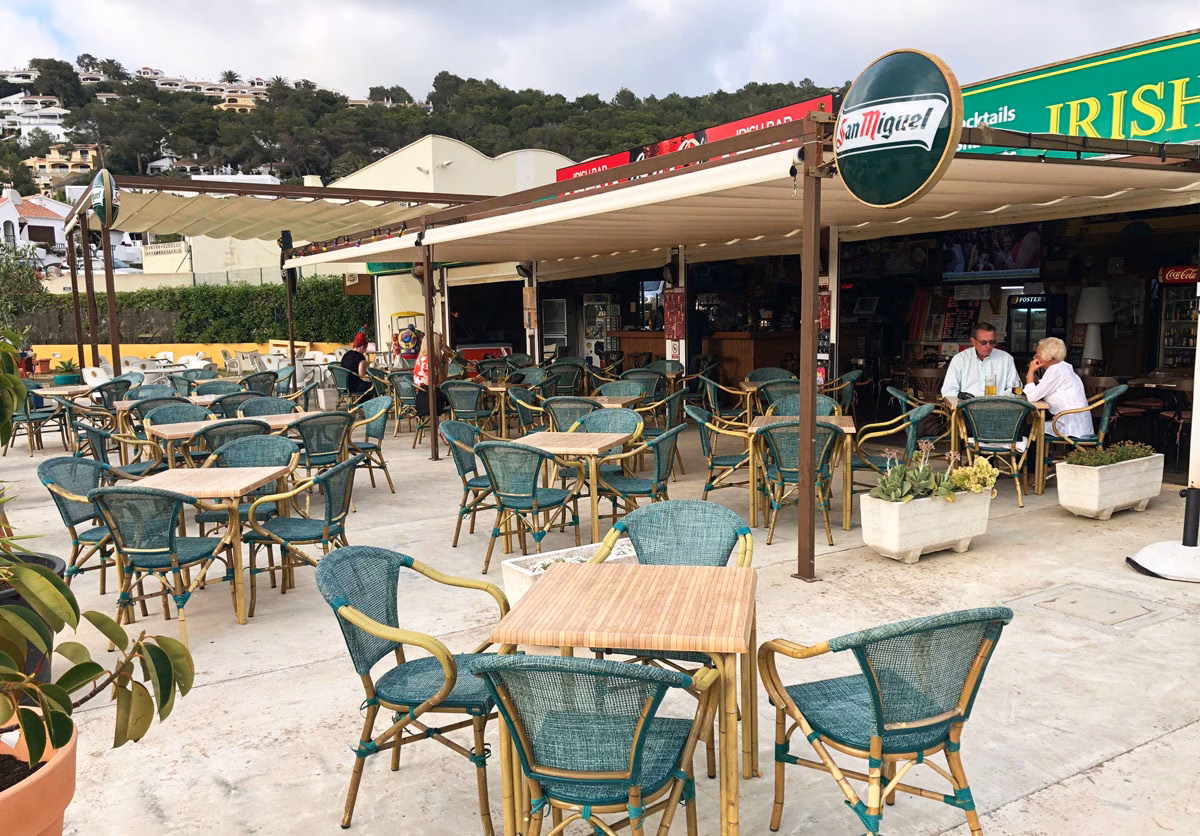 Comerciantes de temporada de Menorca piden ayudas al no poder trabajar en abril