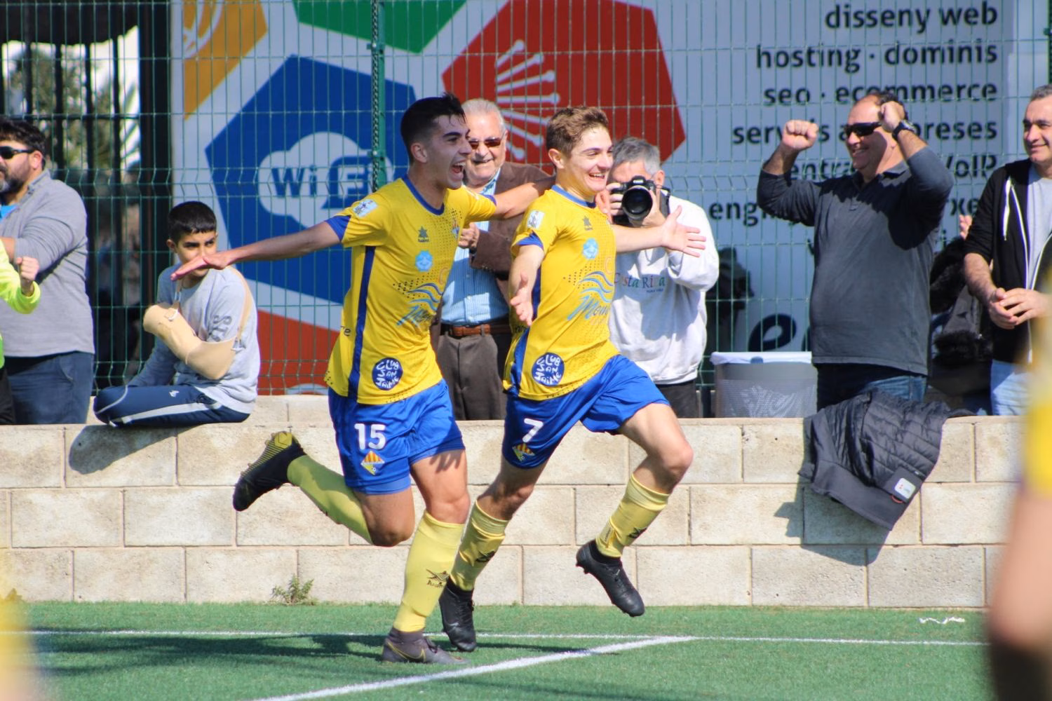 (Fotos) La ambición premia al At. Villacarlos (3-2)