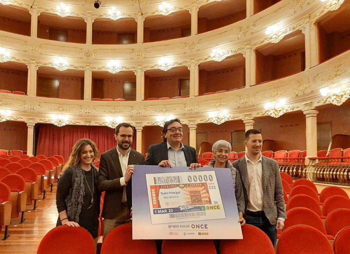 La ONCE dedica al Teatro Principal de Maó el cupón del Día de Baleares