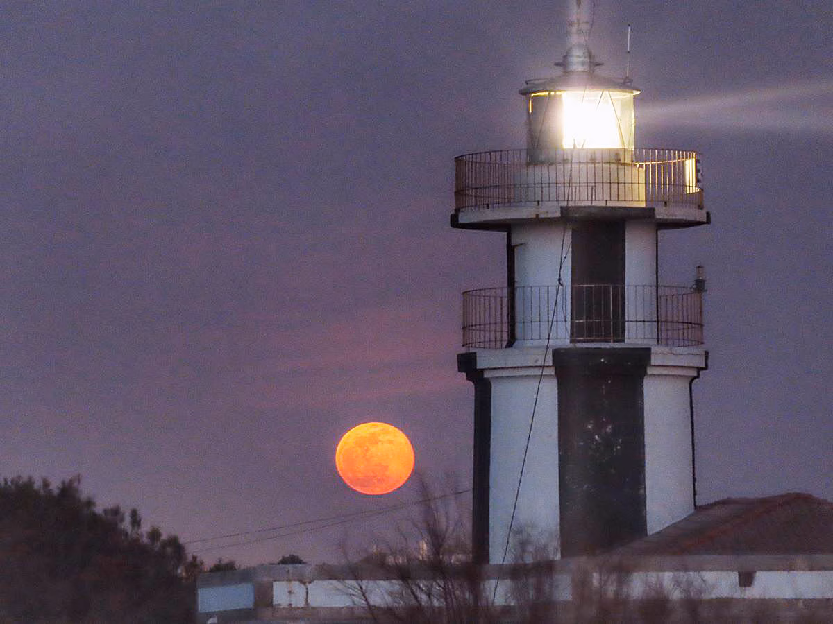La "Luna de nieve" brilló en Menorca