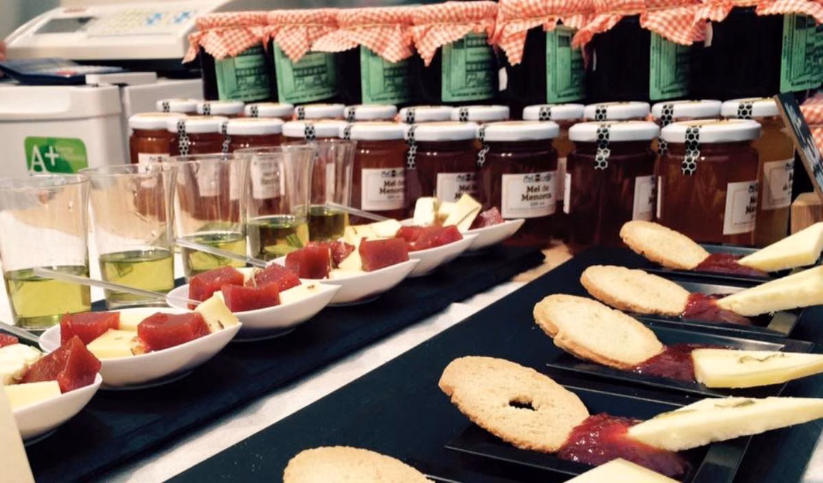 Los alimentos de Menorca y Catalunya se dan la mano en Binissués