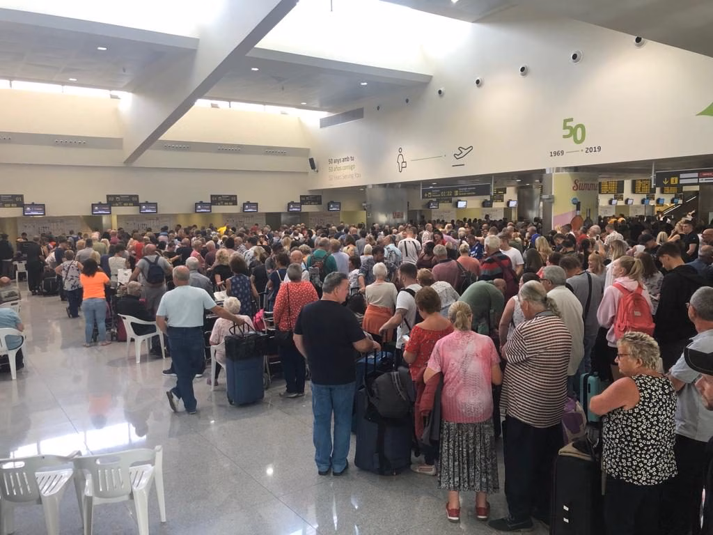 Madrid aporta 200 millones de euros para paliar la quiebra de Thomas Cook