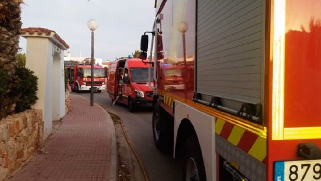 Cuatro personas afectadas por un incendio en Ciutadella