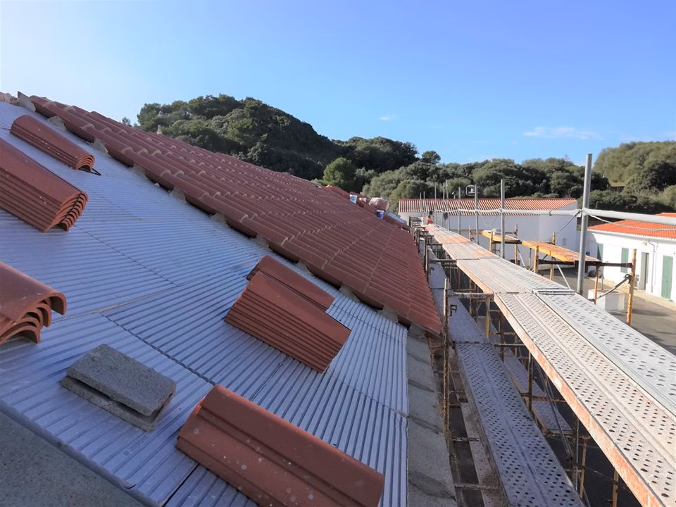 (Fotos) Adiós a la goteras en el Recinte Firal