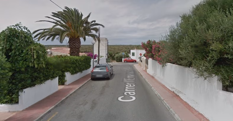 Se quema un coche en Cala en Porter