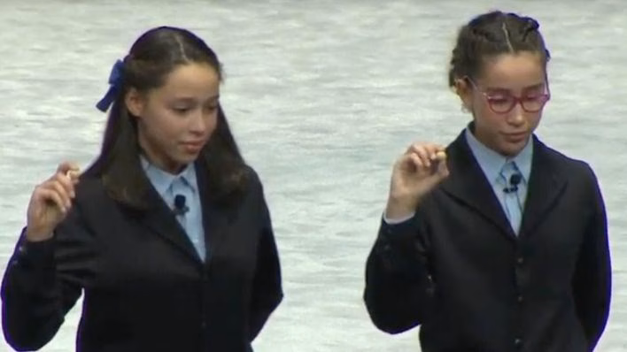 (Ampliación) La felicidad llega con el 26.590