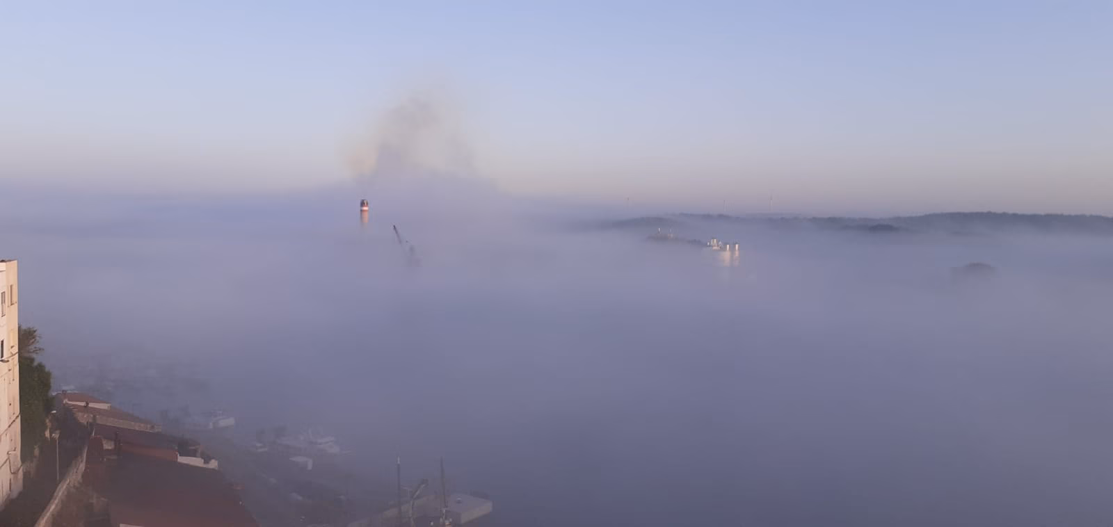 (Fotos) La niebla ha cubierto Menorca esta mañana