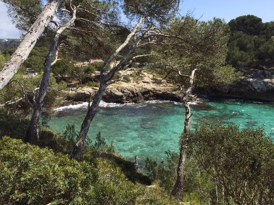 Sol, tramontana y olas de 2'5 metros en Menorca