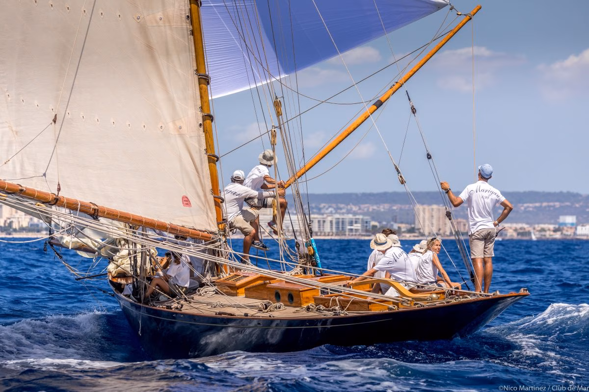 Llega a Maó el Marigan para participar en la XVI Copa del Rey de Barcos de Época