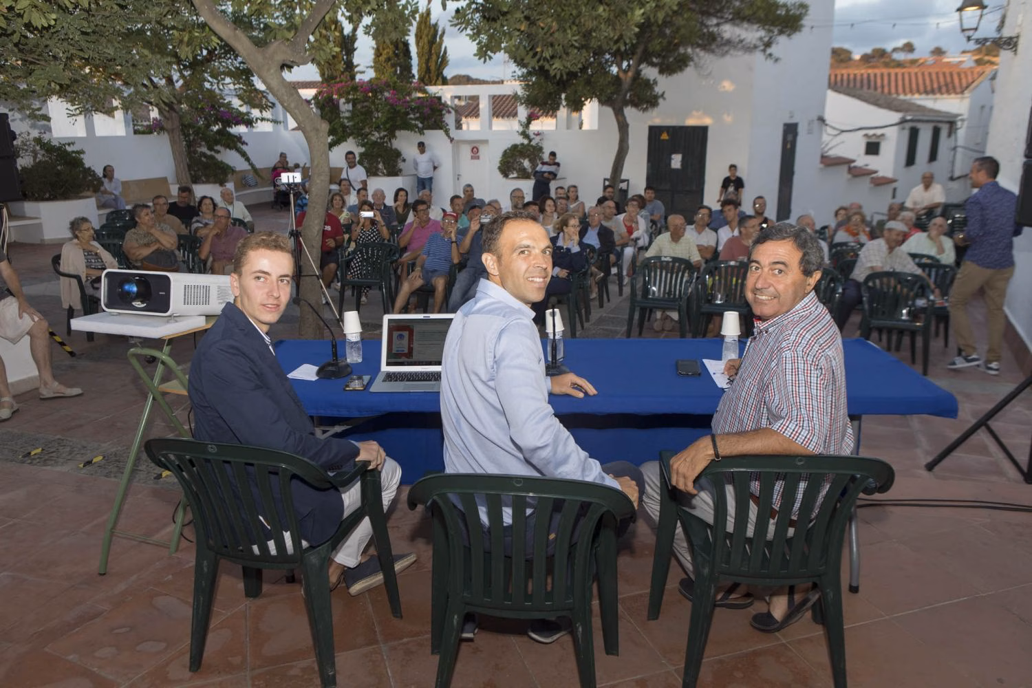 (Galería de fotos) "Cuanto más abajo estás, más difícil es arbitrar"