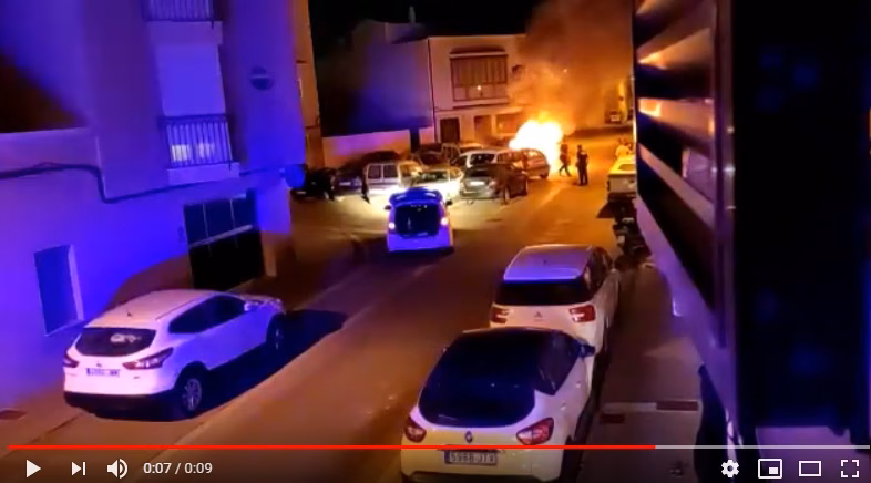 (Vídeo) Arde un contenedor en Ciutadella