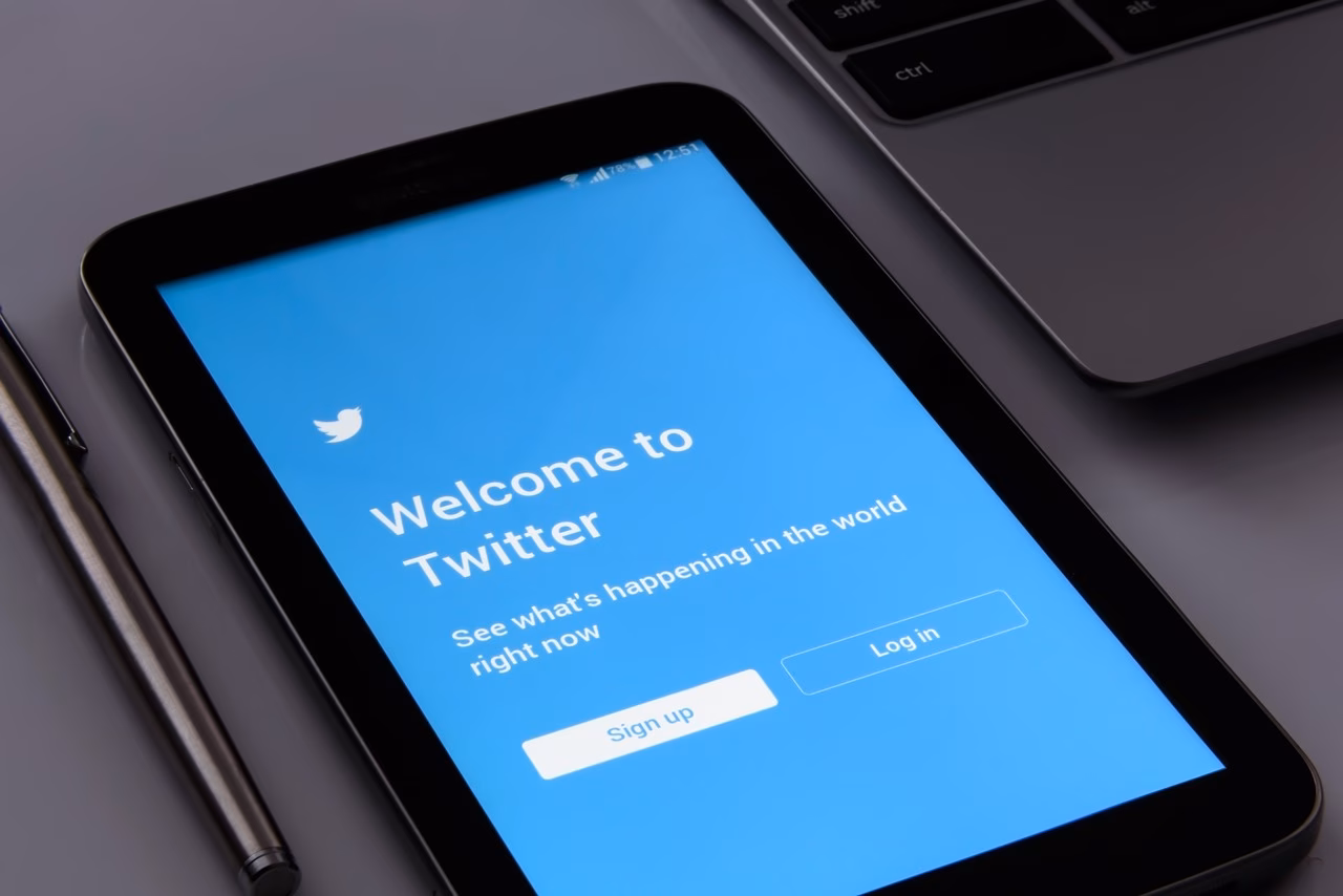 Twitter filtra por error datos de usuarios sin su consentimiento