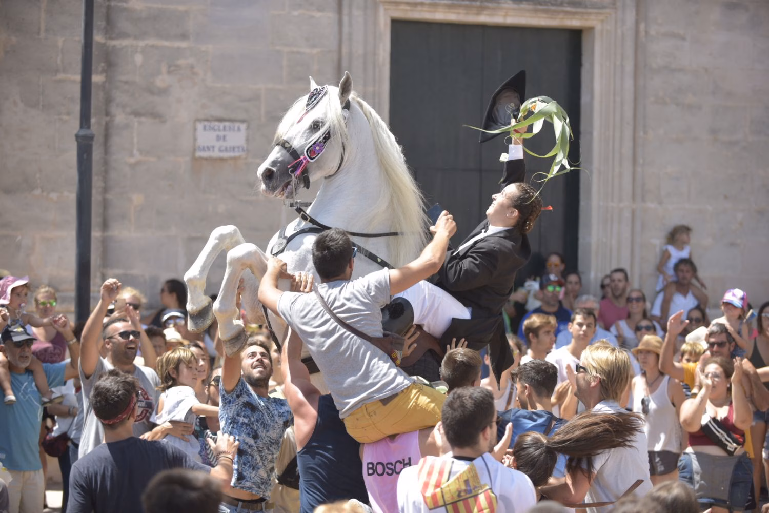 (Fotos) Llucmaçanes vive su segundo gran día