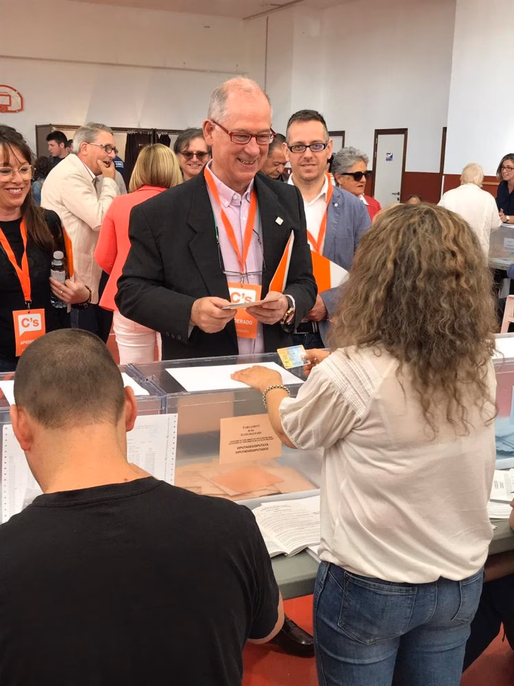 El candidato de Ciudadanos en Maó se da de baja  en el partido