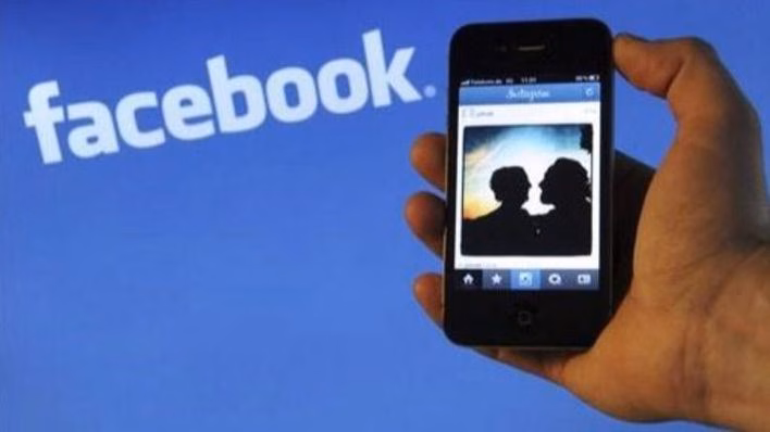 Multa millonaria a Facebook
