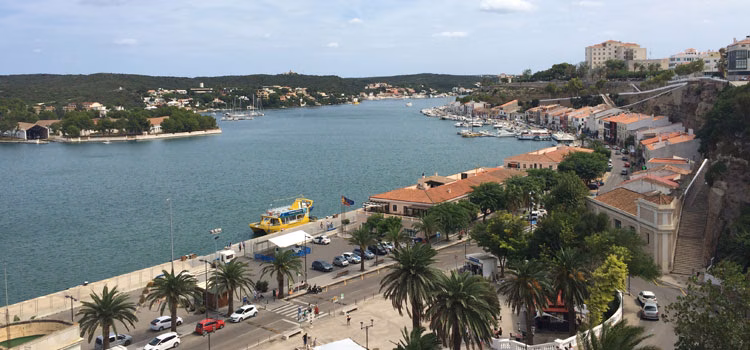 "El verano perfecto pasa por Menorca", según Elle