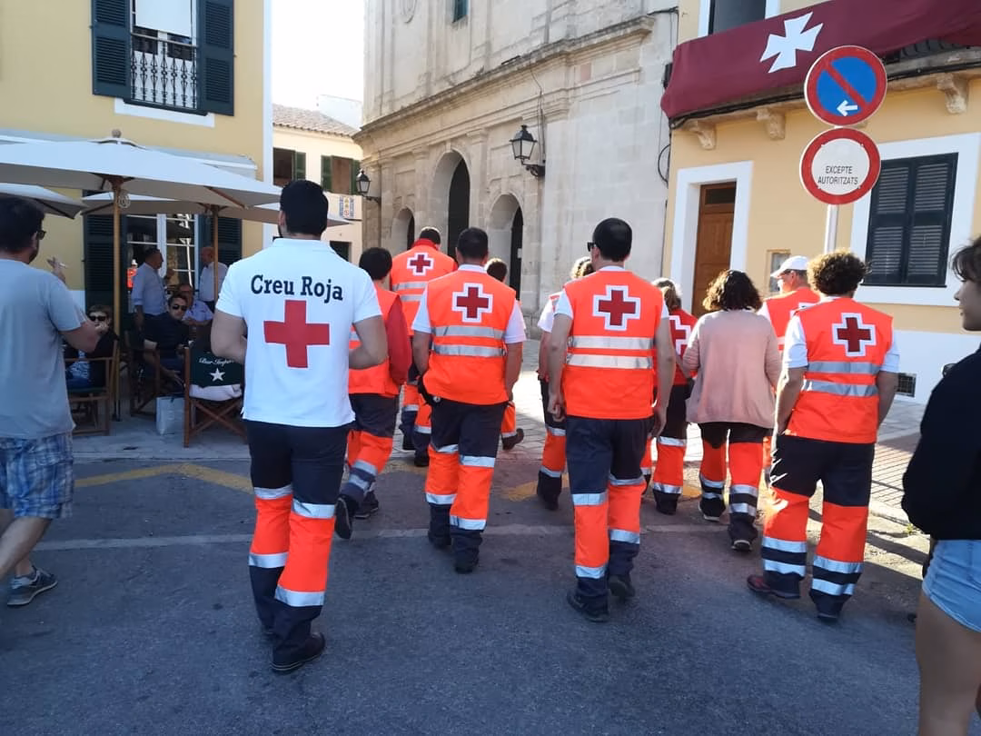 Cruz Roja desplaza 100 voluntarios de toda España a Ciutadella
