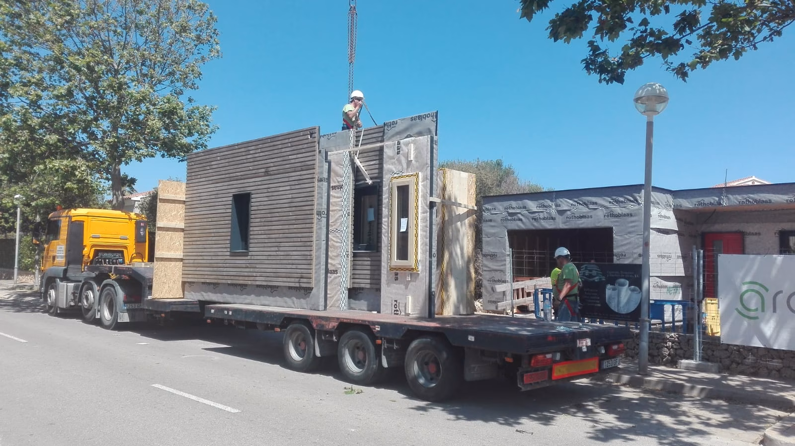 Construyen una casa en tres días