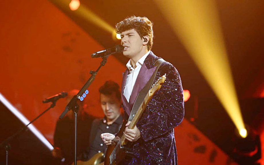 (Vídeo) Alfred García le canta a Cala Galdana