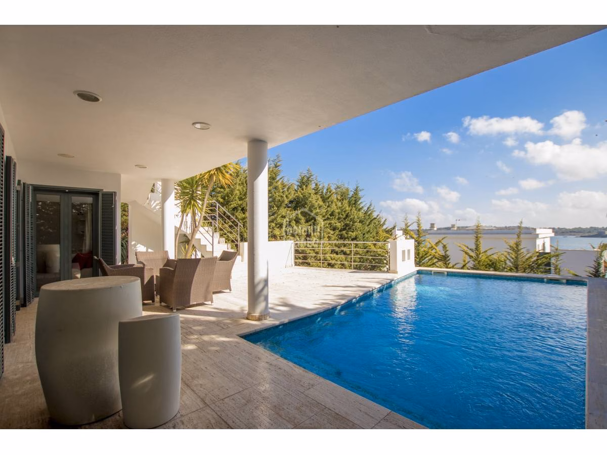 (Vídeo y fotos) El espectacular chalet de ensueño en la bahía de Fornells