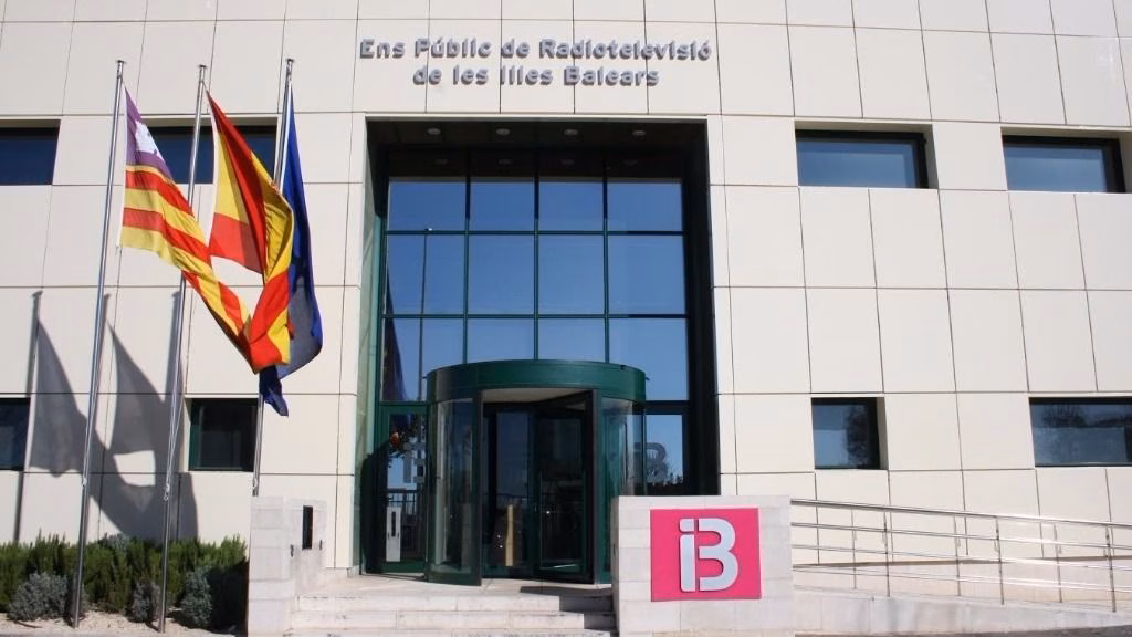 Internalizar el personal subcontratado de IB3 aumentará el coste en 2,4 millones de euros anuales