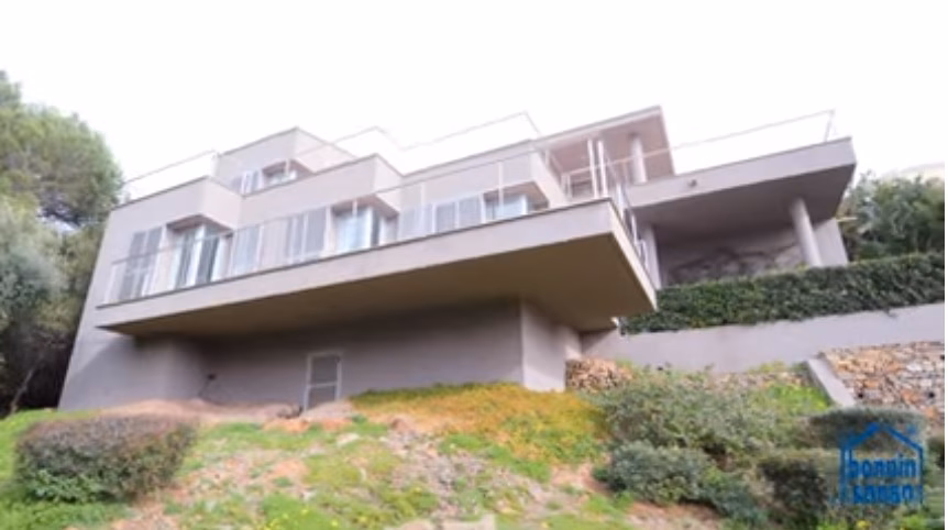 (Vídeo) Una villa junto al mar