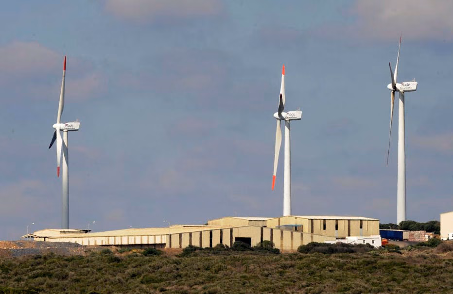 Los 4 molinos de Milà parados por la tramontana