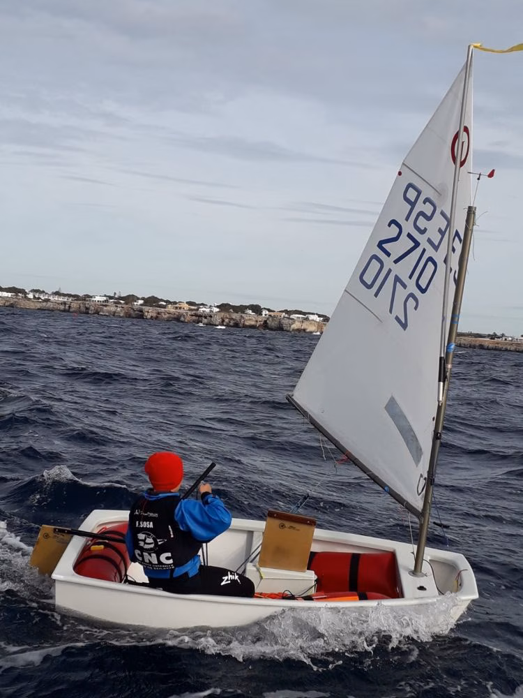 (Fotos) Francesc Sosa gana en aguas de Ciutadella