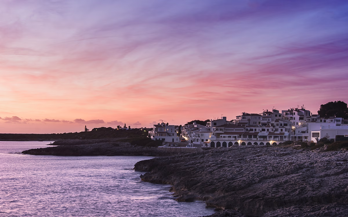 El maravilloso atardecer en Cala Torret