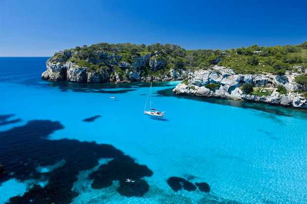 Menorca, un lugar para un encuentro adulto