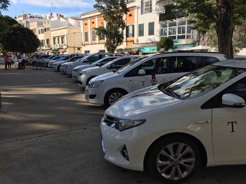 El Consell pone sobre la mesa 39 licencias temporales de taxi para la Isla