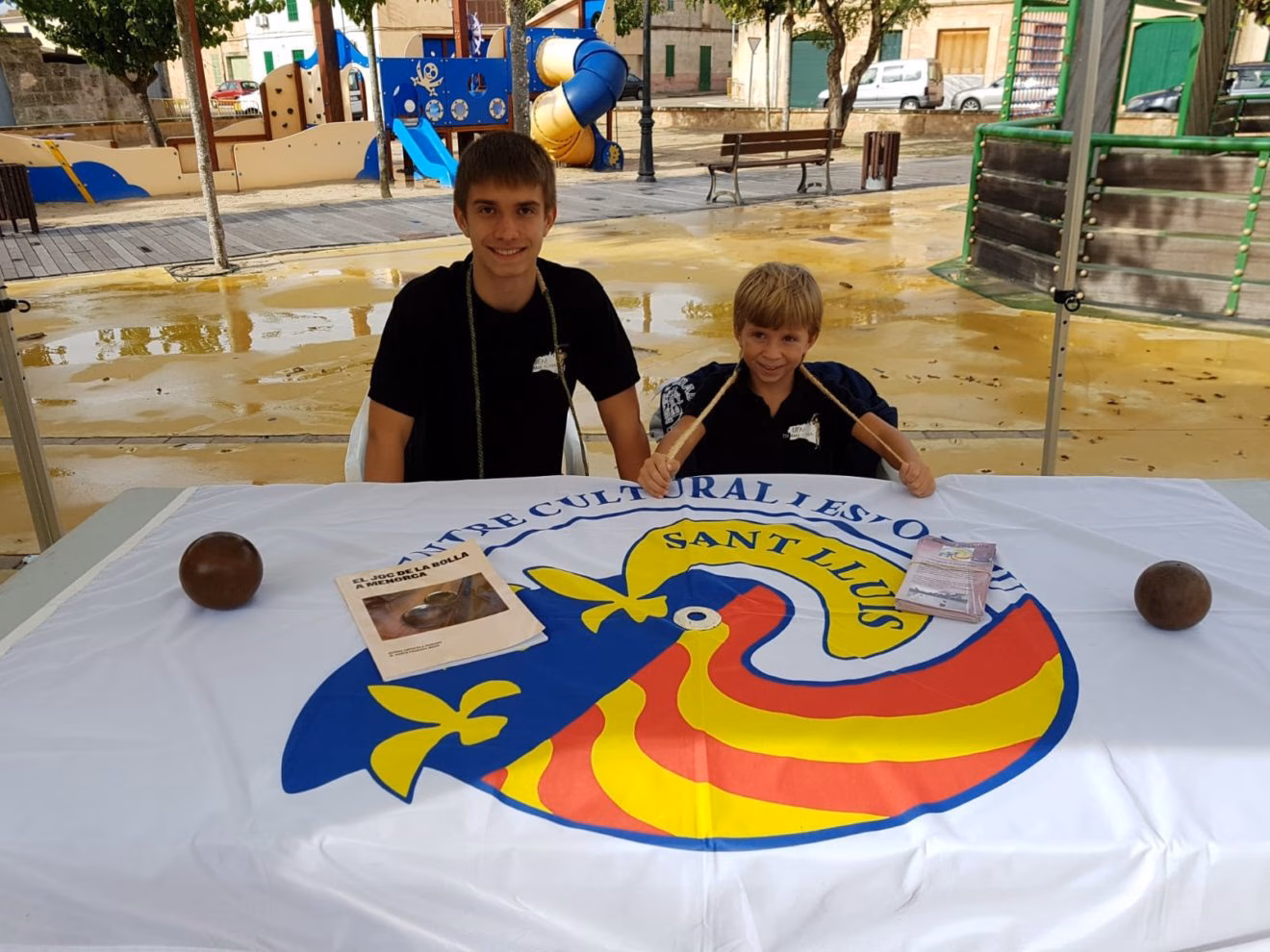 (Fotos) El "joc de la bolla" más internacional