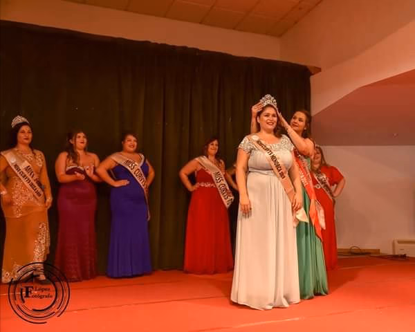Esther Alcaraz, la "Miss Curvys Menorca" que compite por la corona nacional