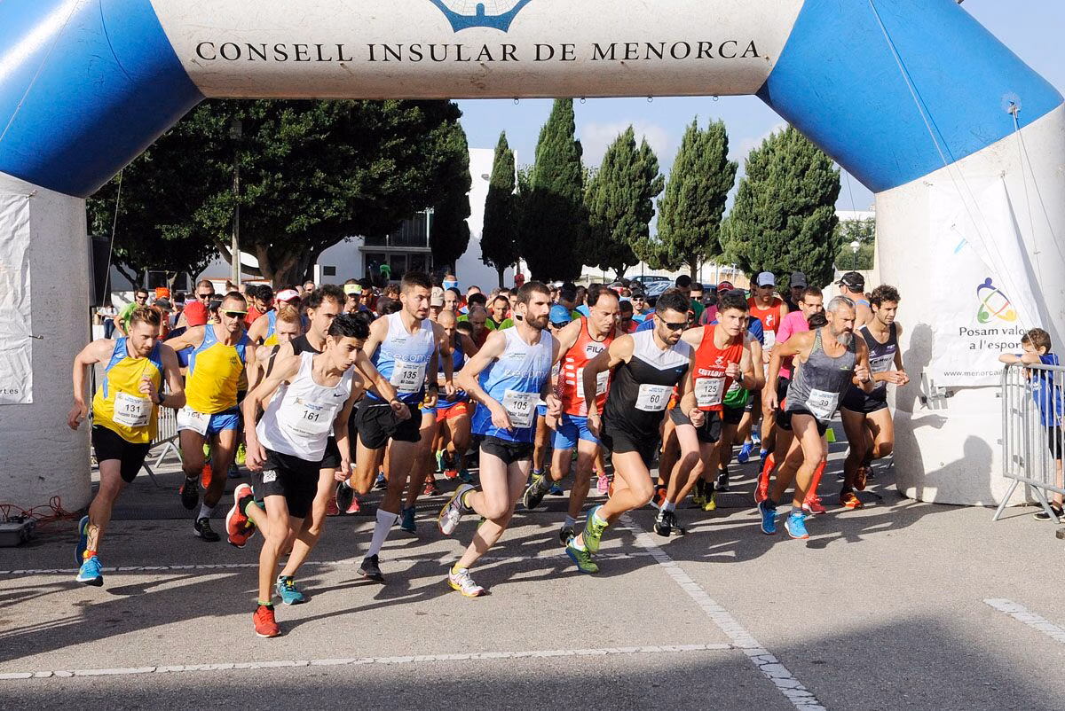 (Fotos) A la carrera en Sant Lluís