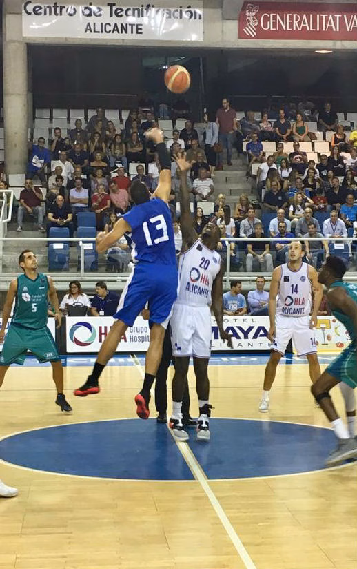 (Fotos) El Hestia Menorca tampoco encuentra el camino en Alicante