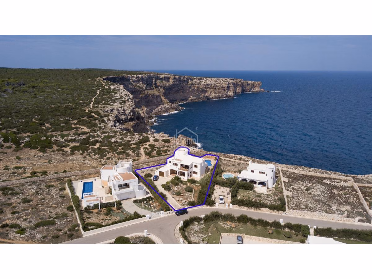 (Vídeo y fotos) Un chalet de ensueño en primera línea de Cala Morell