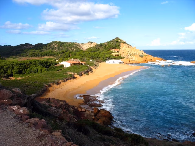 Aparece un hombre muerto flotando en Pregonda