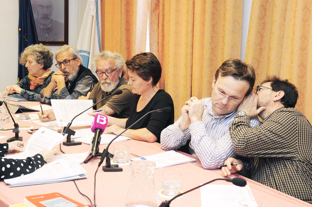 VOLEM SANT LLUÍS, EN POLITICA HAY QUE VENIR LLORADO DE CASA