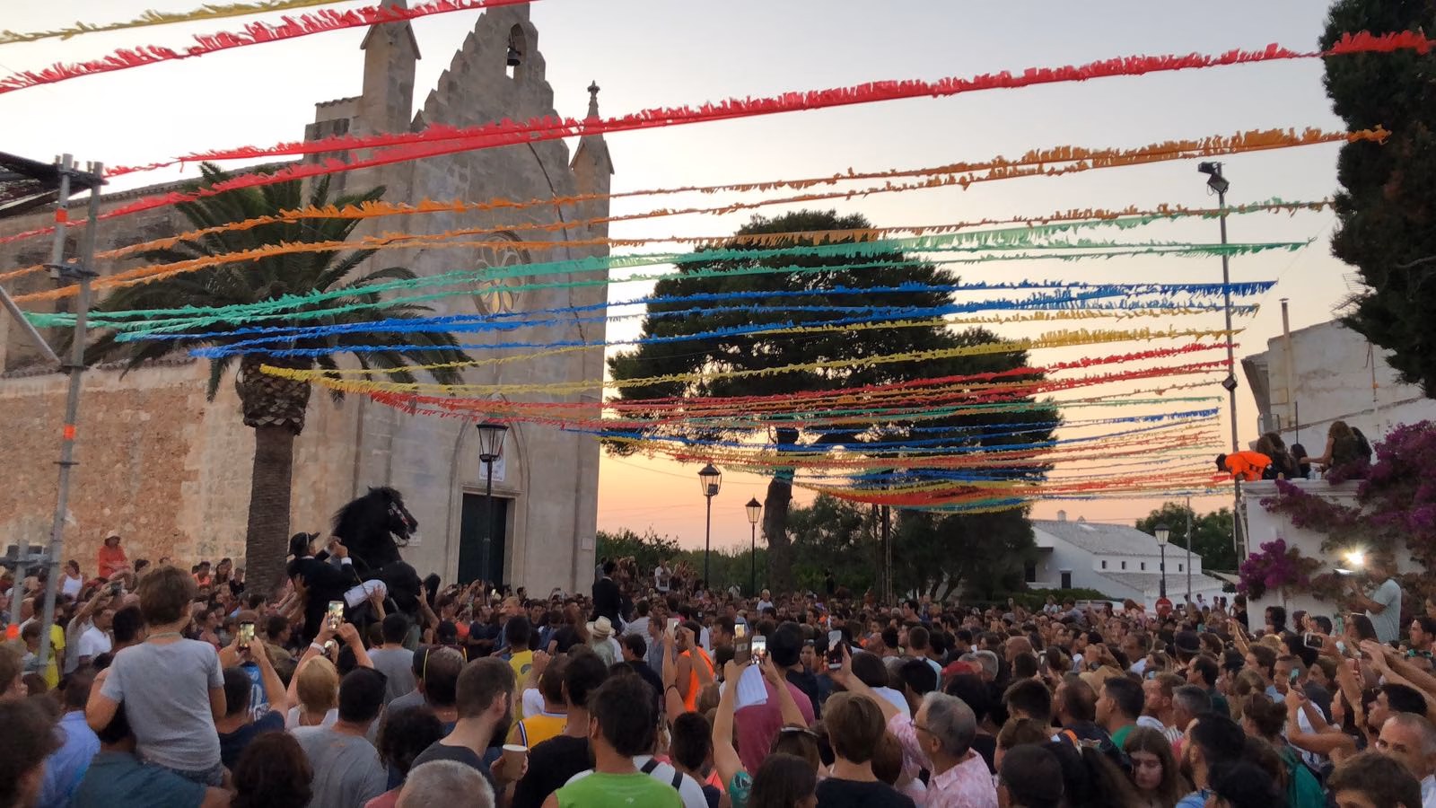 (Vídeo) Sant Gaietà ya se vive en Llucmaçanes