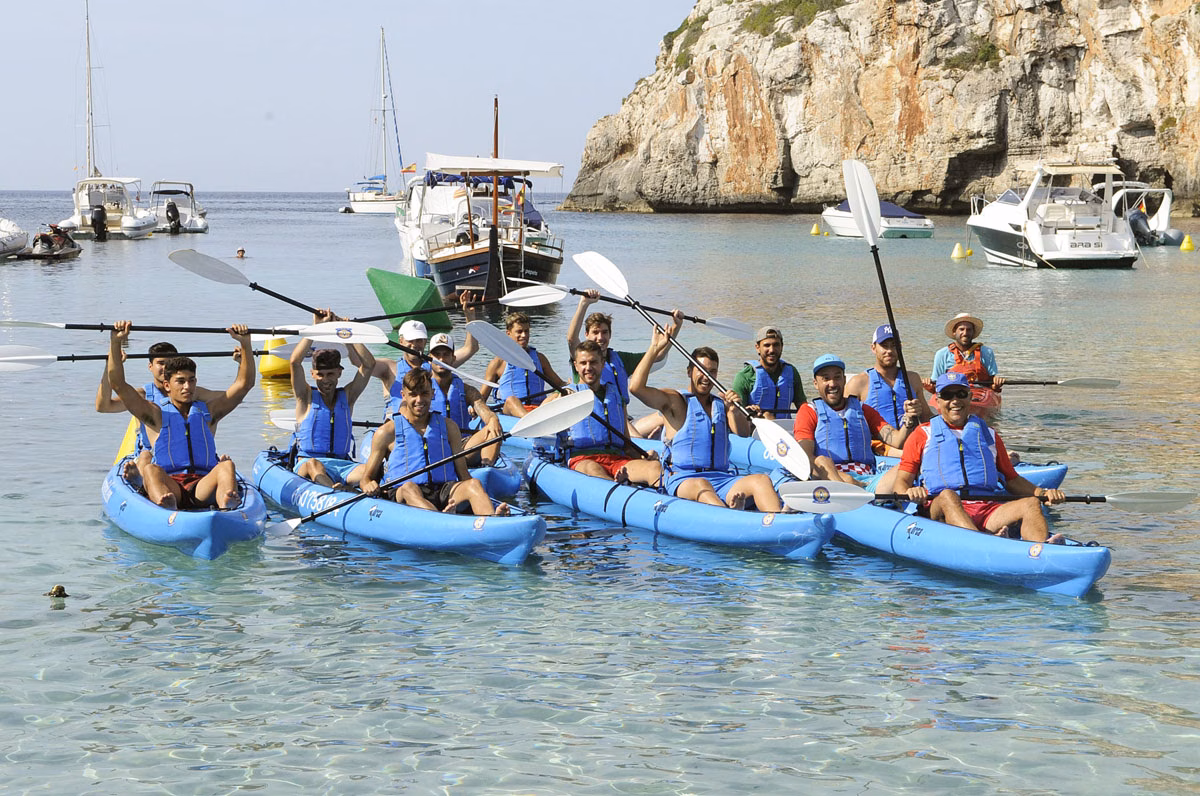 (Fotos) El Mercadal se entrena...en el mar