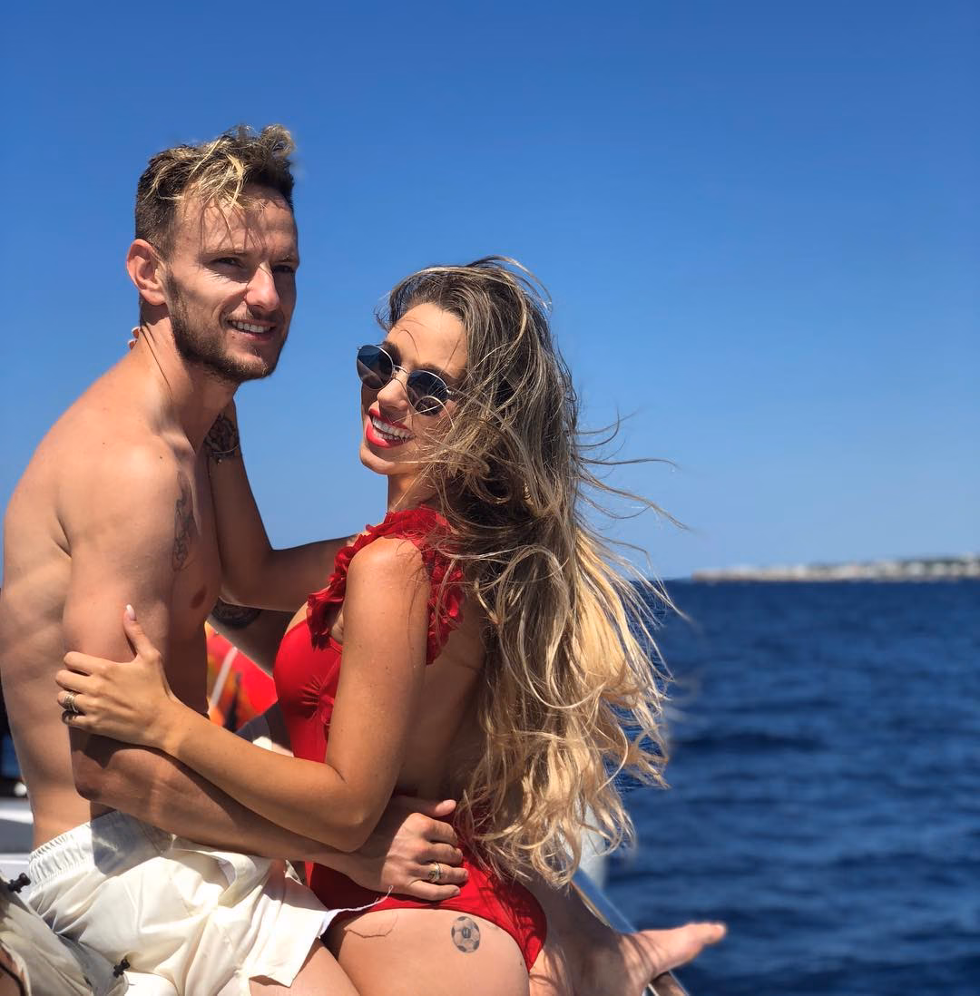 Rakitic disfruta de sus vacaciones en Menorca