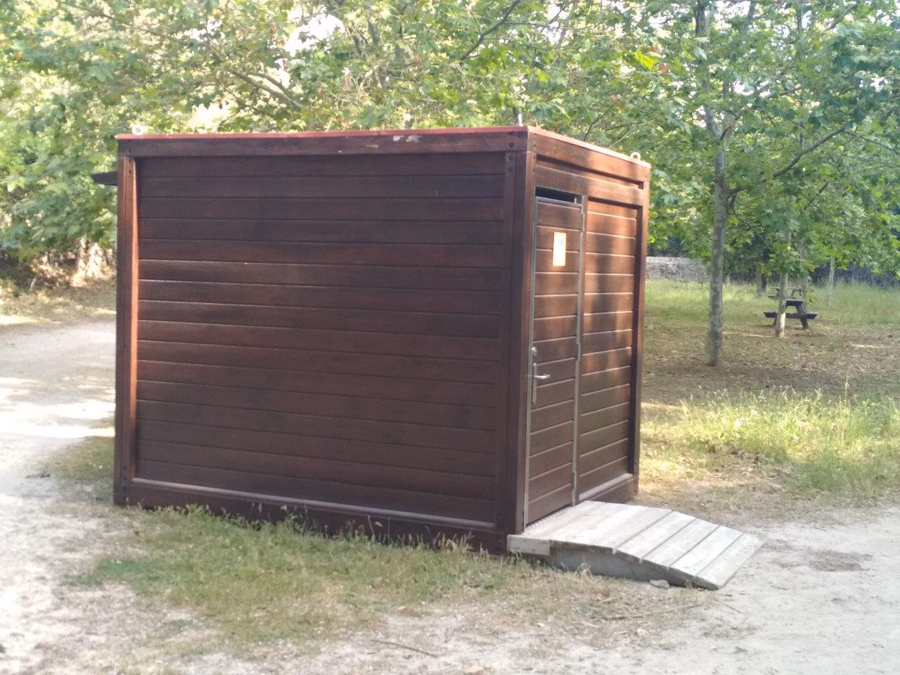 El PP acusa  al Consell de no instalar WC en las playas vírgenes...