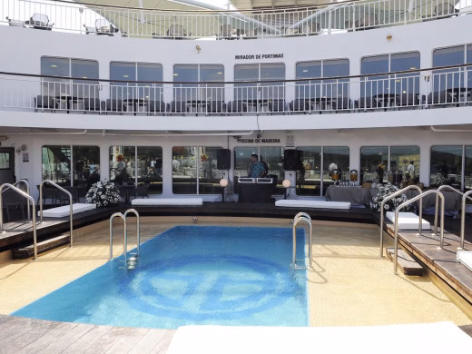 Trasmediterranea lanza una agresiva oferta de 40.000 plazas para viajar este verano a las Islas