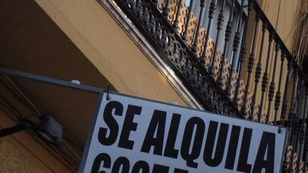 Multa de 30.000 euros a los grandes propietarios si no informan de sus casas vacías