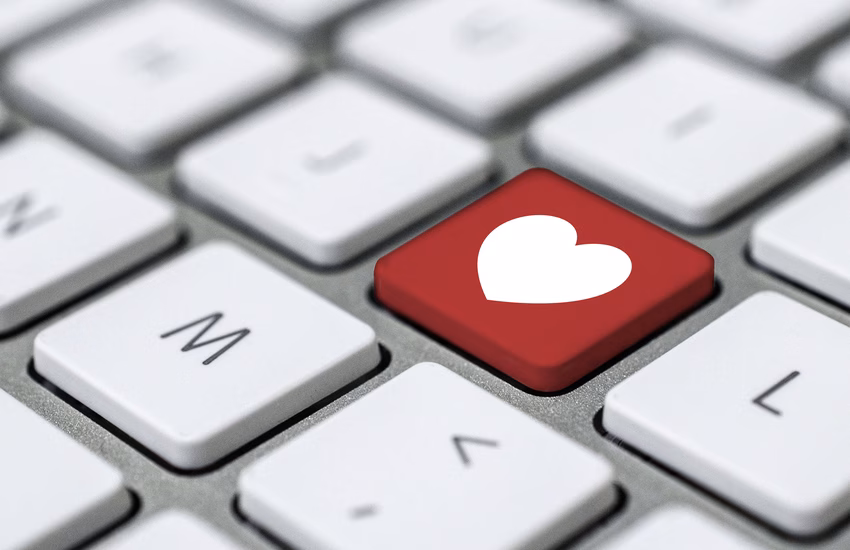 Tener relaciones en línea es más divertido de lo que parece