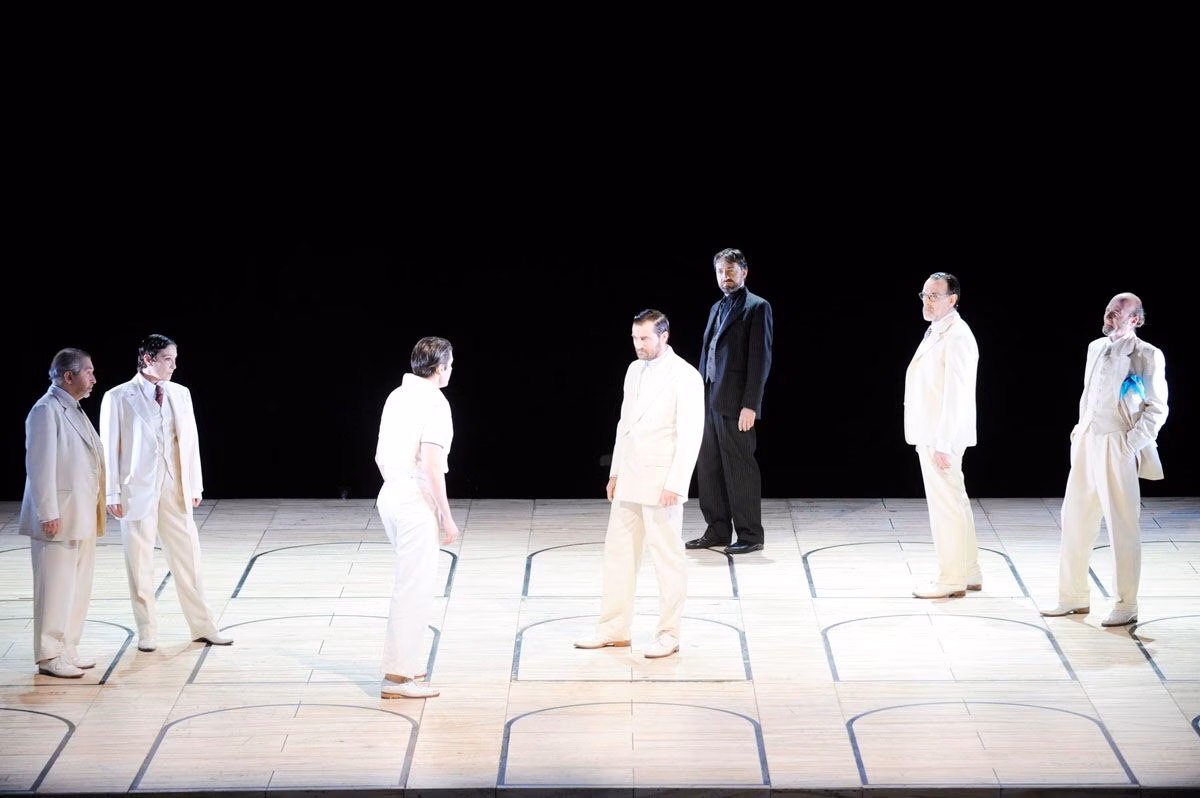 "Calígula" seduce al Principal