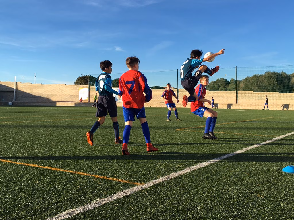 (Fotos) Caballos de bienvenida y primeros partidos en la Mecup