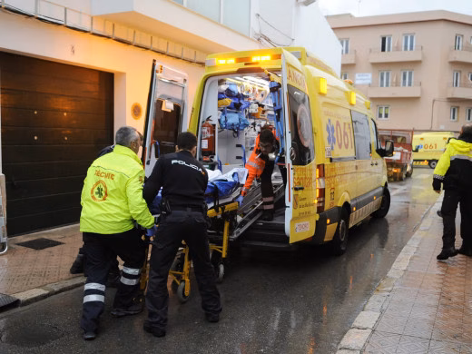 El Govern comienza a internalizar Sanidad y asume 300 trabajadores de ambulancias